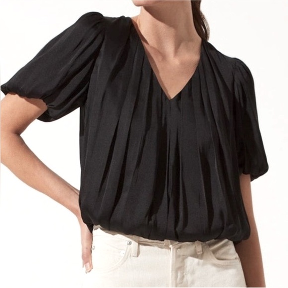 Astr Tops - Astr the Label Black V Neck BUBBLE HEM SHORT SLEEVE Contemporary Blouse Size L
